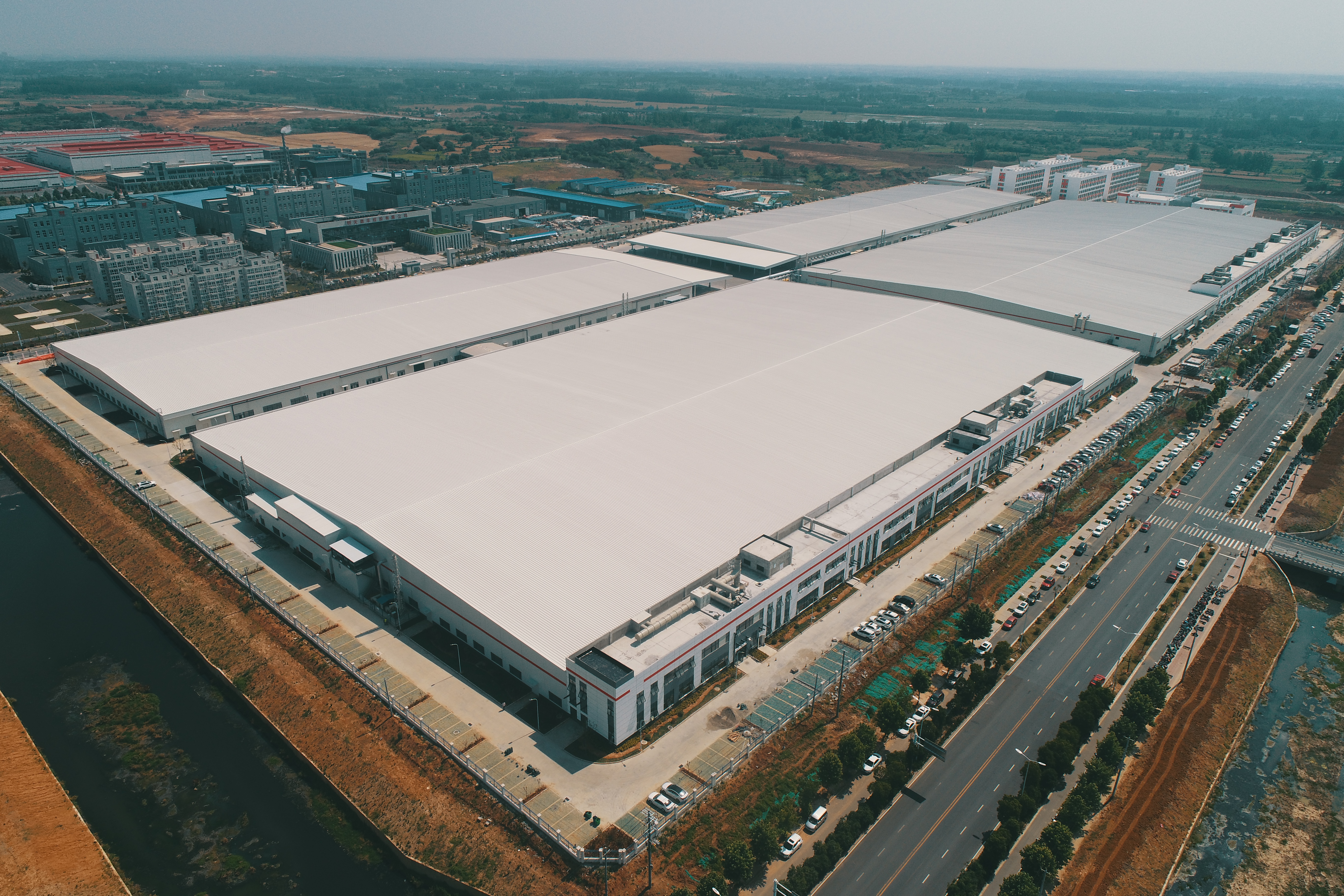 经开区隆基乐叶光伏组件厂房施工项目.jpg 经开区隆基乐叶光伏组件厂房施工项目.jpg